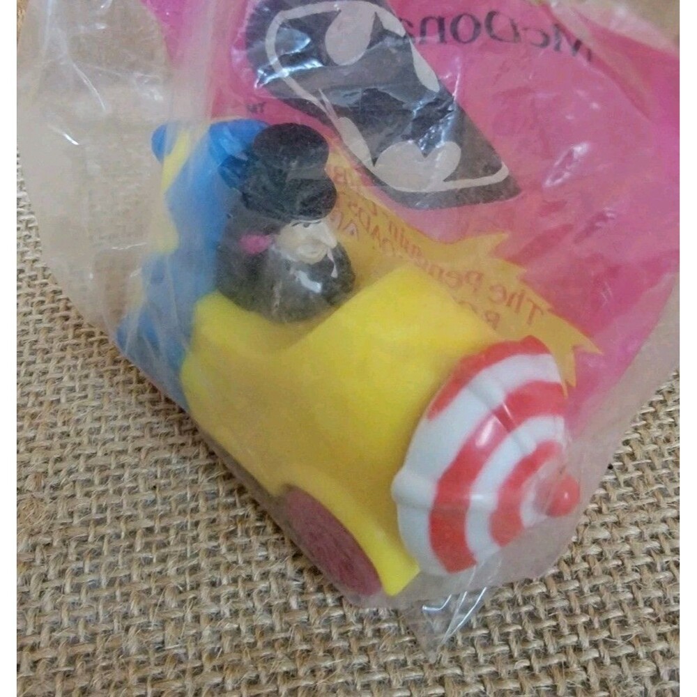 McDonalds Happy Meal Toy 1991 BATMAN Penguin Umbrella ROTO-ROADSTER NEW NIP